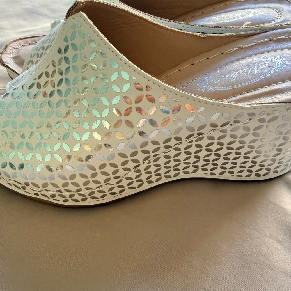 Stylish White platform style Women's Shoes - Picture 2 of 7